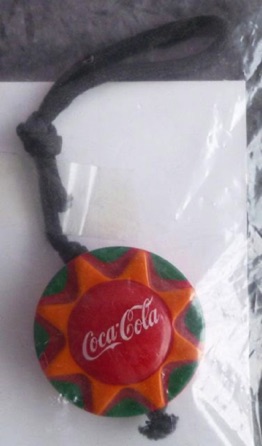 93108-2 € 1,50 coca cola plastic sleutelhanger